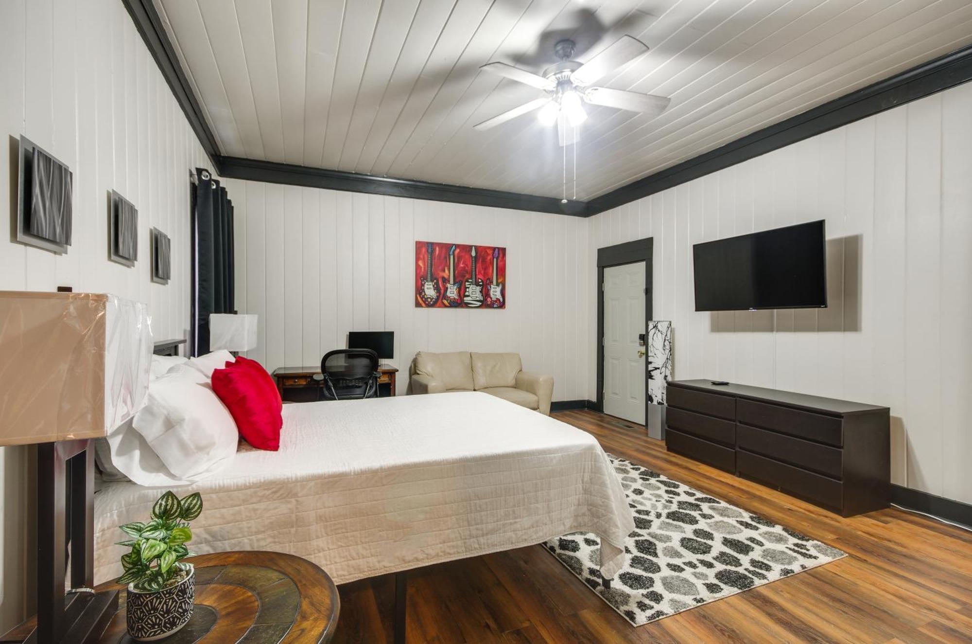 Modern Greenwood Studio Less Than 1 Mi To Downtown! Экстерьер фото