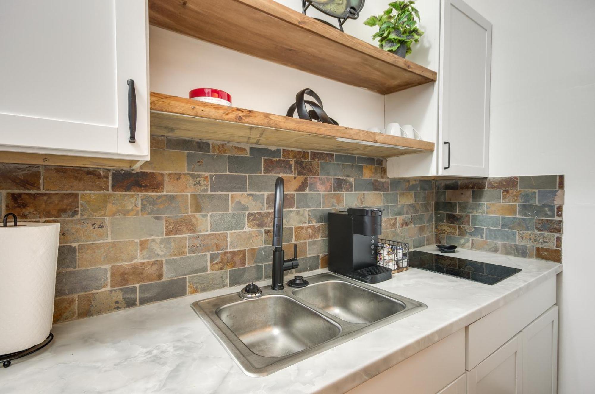 Modern Greenwood Studio Less Than 1 Mi To Downtown! Экстерьер фото